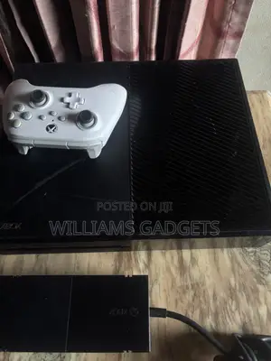 Xbox One 1tb, One Wireless Controller and 20 Games