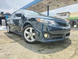 Toyota Camry LE 4dr Sedan w/Prod. End 11/13 (2.5L 4cyl 6A) 2014 Blue