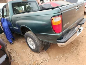 Mazda B-series 2002 Green