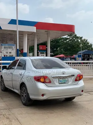 Toyota Corolla 2010 Silver