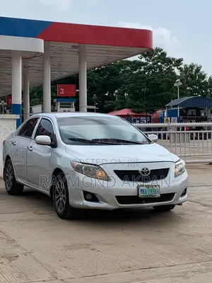 Toyota Corolla 2010 Silver