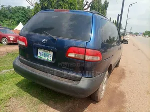 Toyota Sienna 2002 Blue