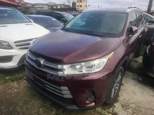 Toyota Highlander XLE 2019 Burgundy