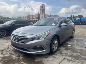 Hyundai Sonata Sport 4dr Sedan (2.4L 4cyl 6A) 2015 Gray