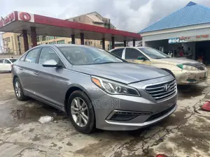Hyundai Sonata Sport 4dr Sedan (2.4L 4cyl 6A) 2015 Gray