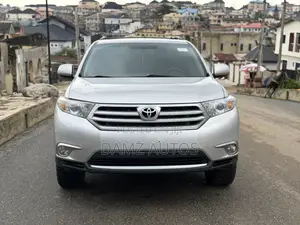 Toyota Highlander SE 2012 Silver