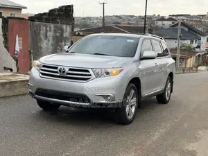 Toyota Highlander SE 2012 Silver