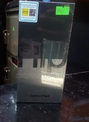 New Samsung Galaxy Z Flip4 256 GB Gold