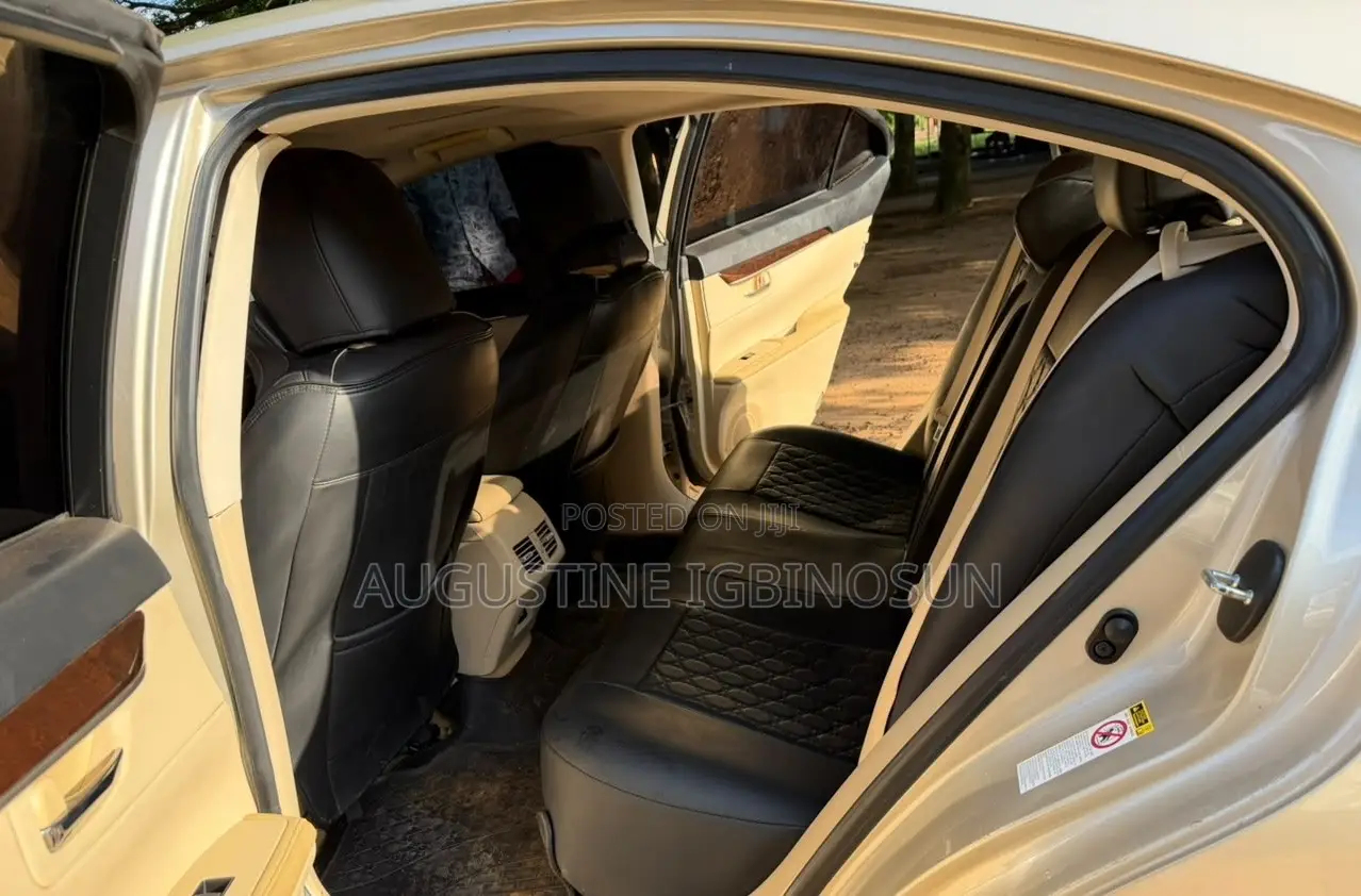 Lexus ES 2013 Gold