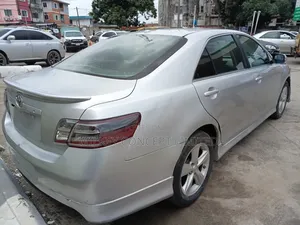 Toyota Camry SE 4dr Sedan (2.5L 4cyl 6AM) 2010 Silver