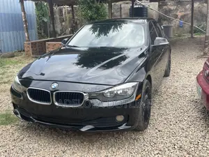 BMW 320i Sedan RWD 2013 Black