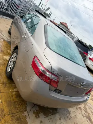 Toyota Camry LE 4dr Sedan (2.4L 4cyl 5A) 2009 Gold