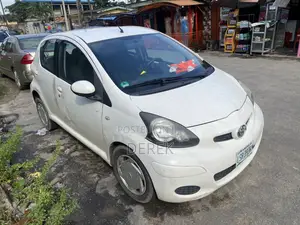 Toyota Aygo 1.0 5-Door 2011 White