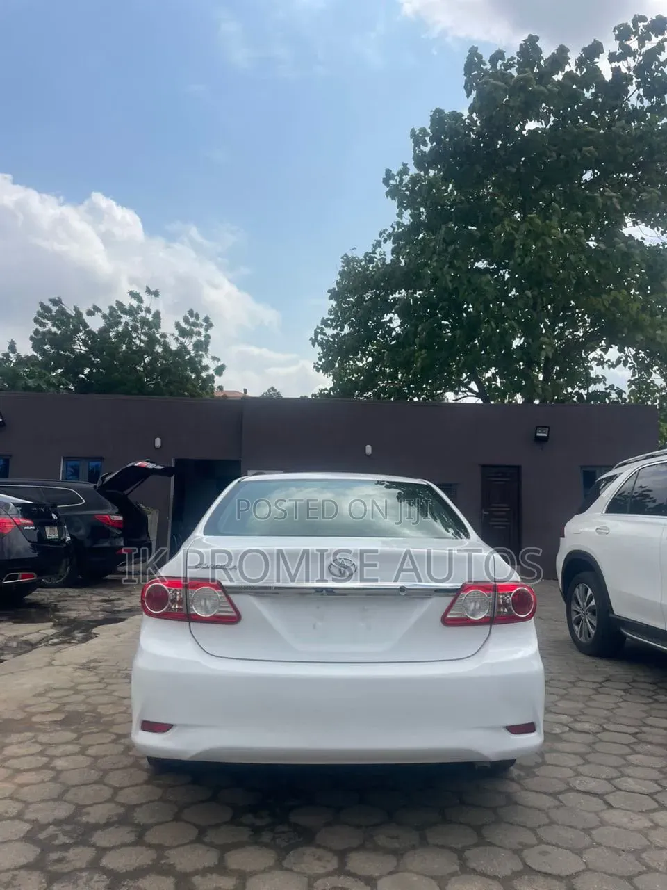 Toyota Corolla 2011 White