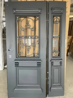 Isreali Decor With Glass