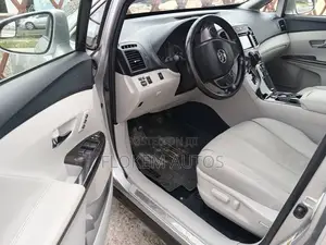 Toyota Venza XLE 2015 Silver