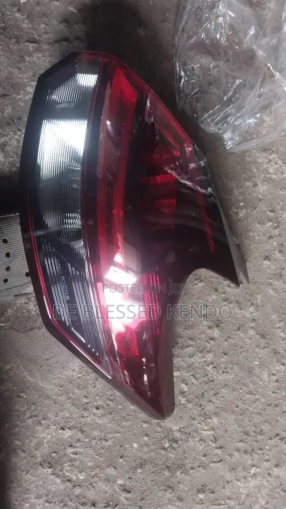Back Light Renault Orochi 2019