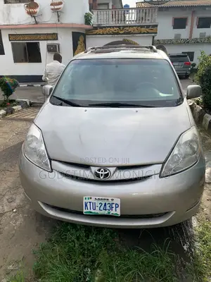 Toyota Sienna 2006 Silver