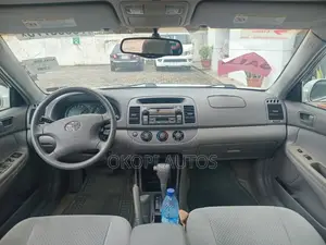 Toyota Camry 2005 Gold