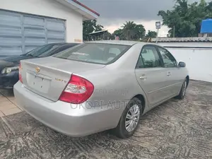 Toyota Camry 2005 Gold