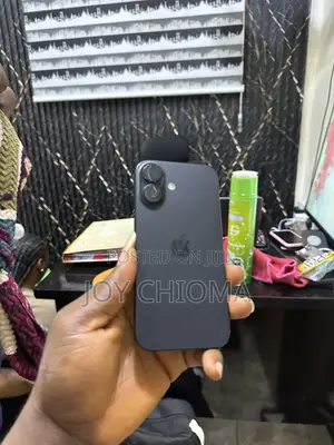 New Apple iPhone 16 128 GB Black