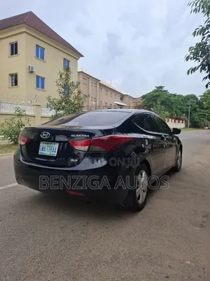 Hyundai Elantra 2012 Black