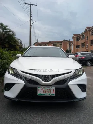Toyota Camry 2019 White