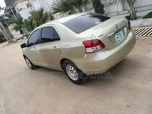 Toyota Yaris 2008 Gray