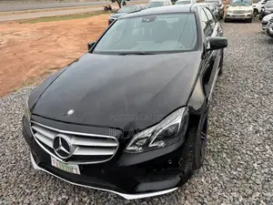Mercedes-Benz E350 Base 4Matic Sedan AWD (3.5L 6cyl 7A) 2010 Black