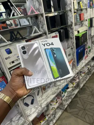 Vivo Y04 128 GB Gold