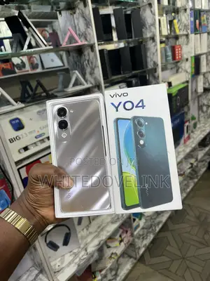 Vivo Y04 128 GB Gold