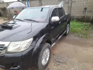 Toyota Hilux 2012 Black