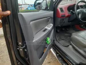 Toyota Hilux 2012 Black