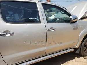 Toyota Hilux 2012 Silver