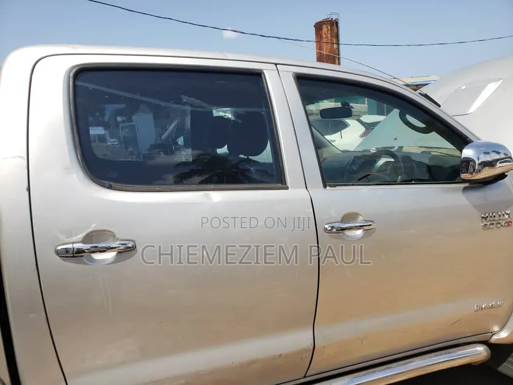Toyota Hilux 2012 Silver