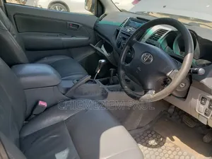 Toyota Hilux 2012 Silver