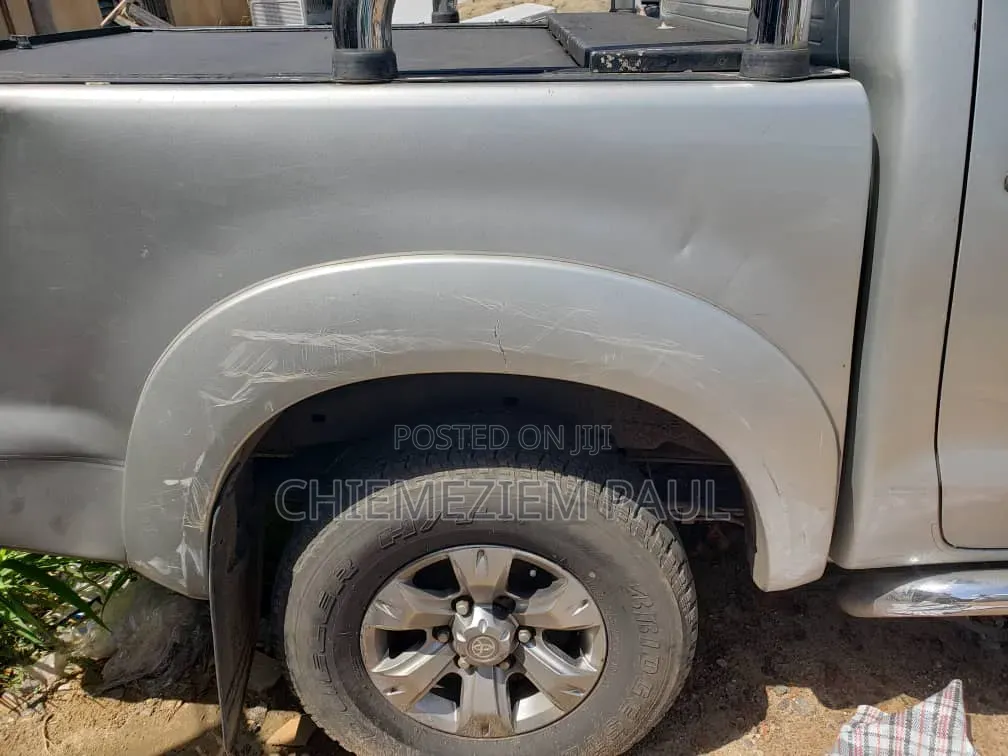 Toyota Hilux 2012 Silver
