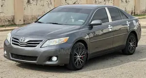 Toyota Camry LE 4dr Sedan (2.5L 4cyl 6AM) 2010 Gray