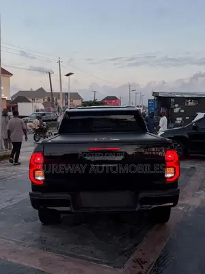 Toyota Hilux 2021 Black