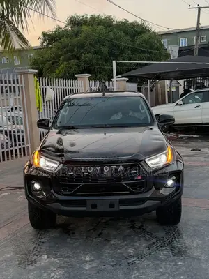 Toyota Hilux 2021 Black