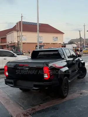 Toyota Hilux 2021 Black