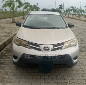 Toyota RAV4 LE 4dr SUV AWD (2.5L 4cyl 6A) 2015 Silver