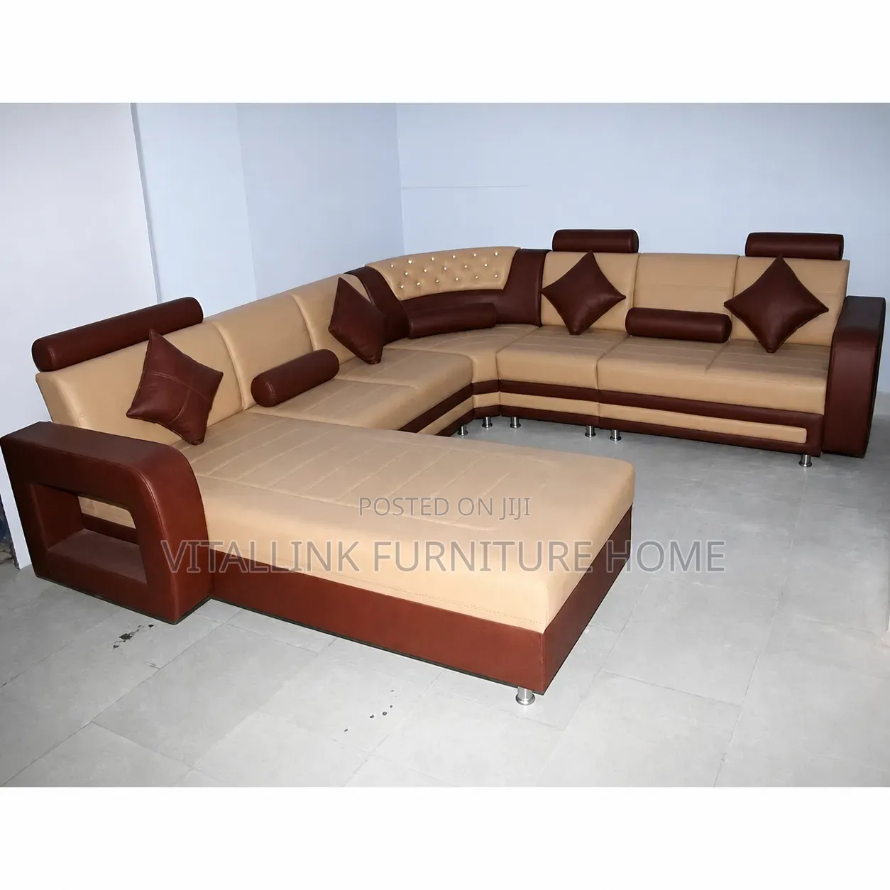 Large U-Shaped Sectional Sofa With Chaise Storage Armrest