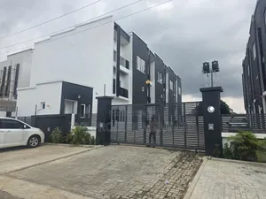 5bdrm Townhouse/Terrace in Jahi for sale
