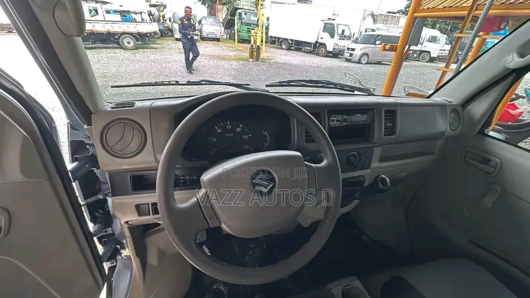 New Suzuki Every 2015 Silver
