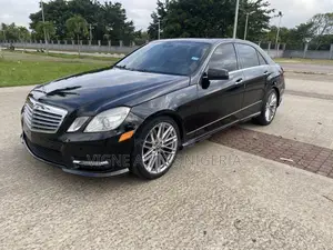 Mercedes-Benz E350 Base 4dr Sedan RWD (3.5L 6cyl 7A) 2012 Black