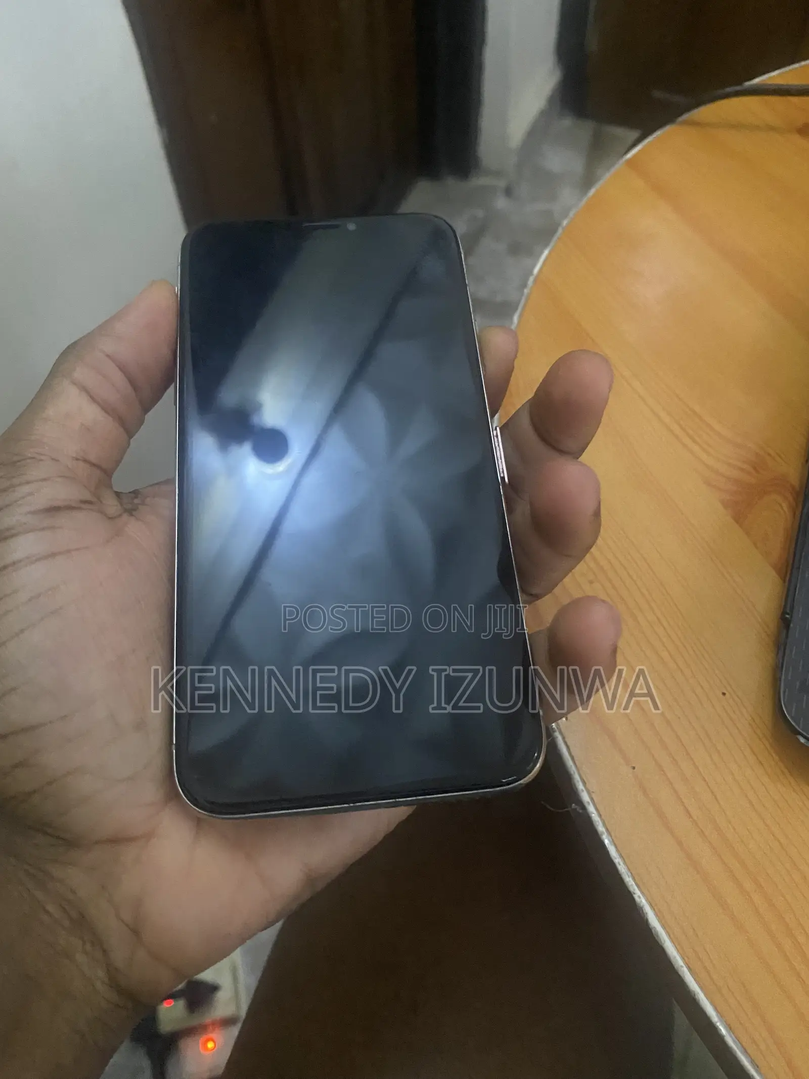 Apple iPhone X 64 GB White