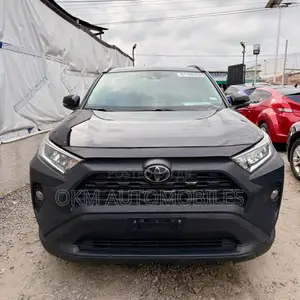 Toyota RAV4 XLE AWD 2020 Black