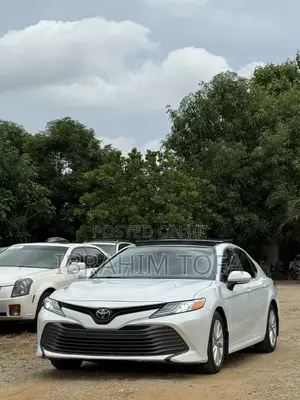 Toyota Camry XLE (2.5L 4cyl 8A) 2019 White