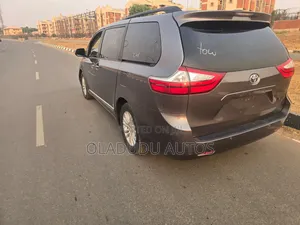 Toyota Sienna 2015 Gray